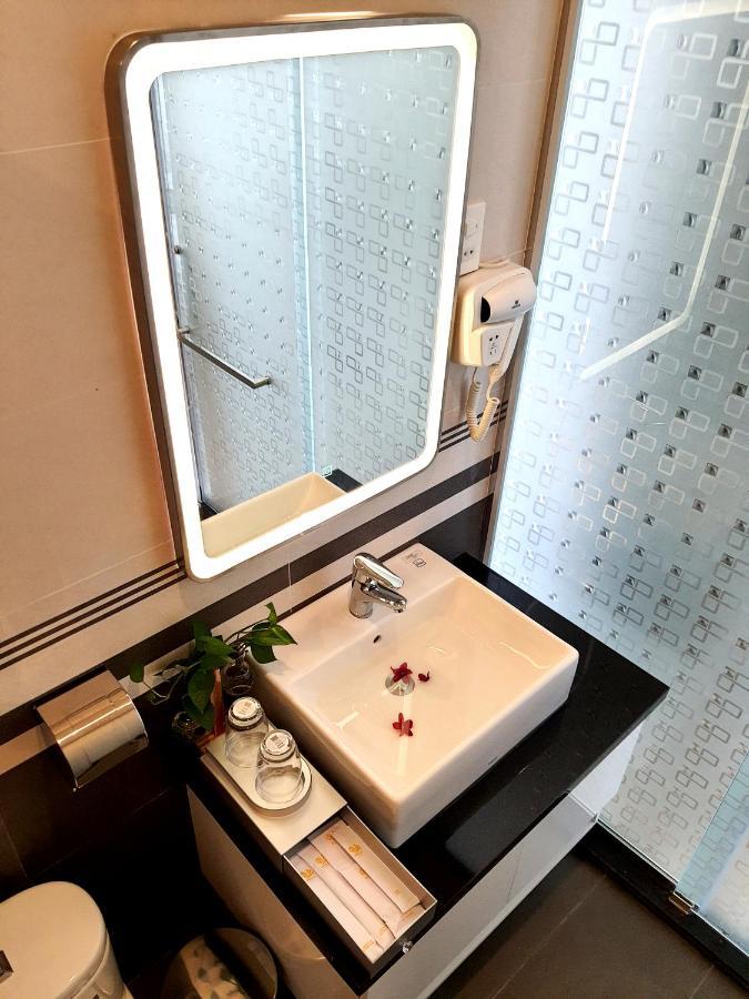 Dong Hai Hotel _ Rạch Giá Kültér fotó